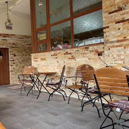 Hotel Monte Carlo Piteşti Esterno foto