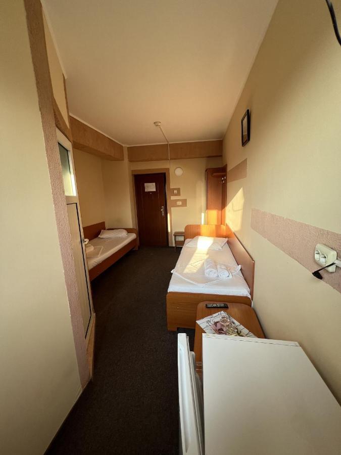 Hotel Monte Carlo Piteşti Esterno foto