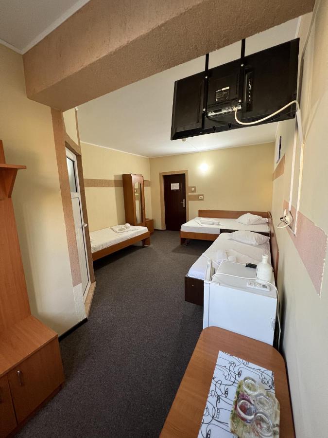 Hotel Monte Carlo Piteşti Esterno foto