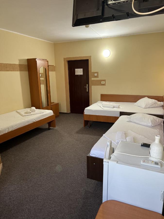 Hotel Monte Carlo Piteşti Esterno foto
