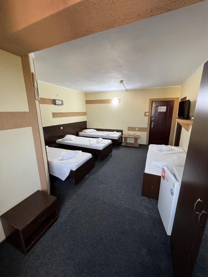 Hotel Monte Carlo Piteşti Esterno foto