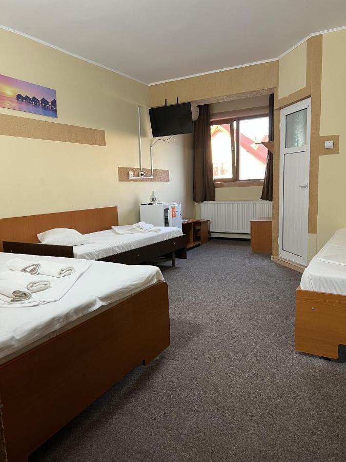 Hotel Monte Carlo Piteşti Esterno foto