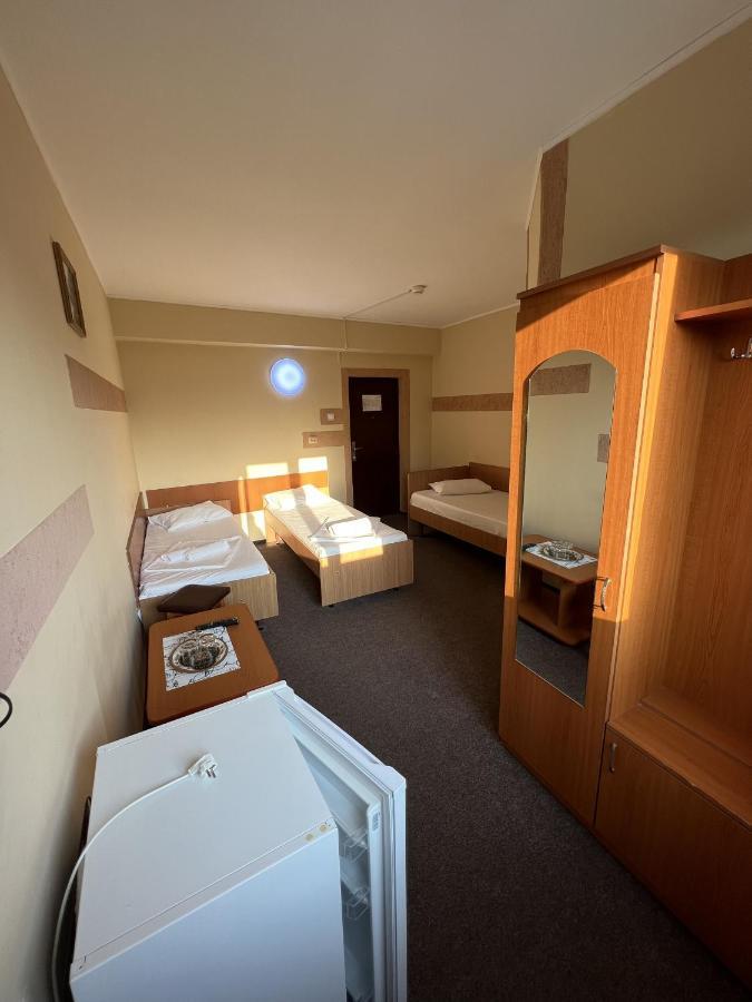 Hotel Monte Carlo Piteşti Esterno foto